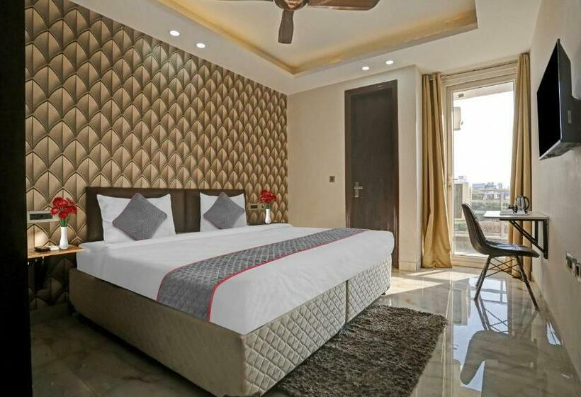 Collection O Hotel The Telone Stay