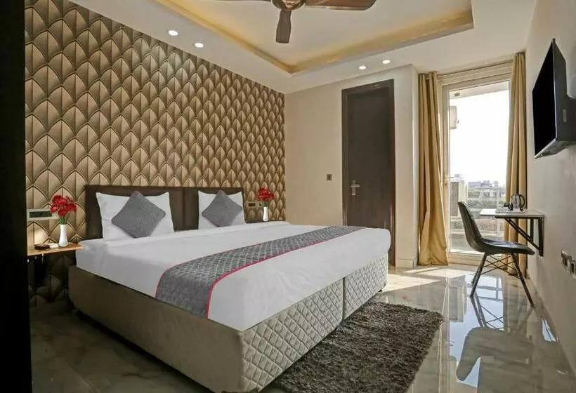 Collection O Hotel The Telone Stay