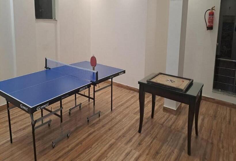 Hotel Dhanolti View By La Riqueza Welcome New Year With Fresh Snowfall