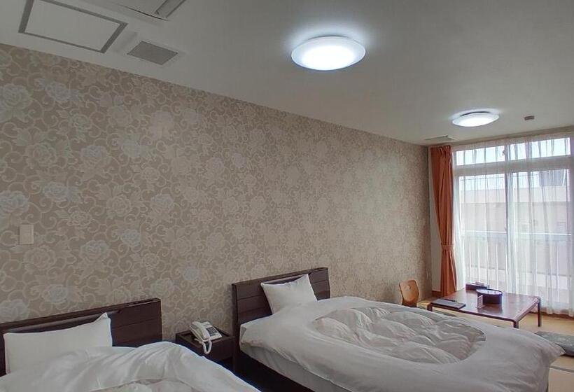 Отель Esperanza Resort Atami エスペランサリゾート熱海