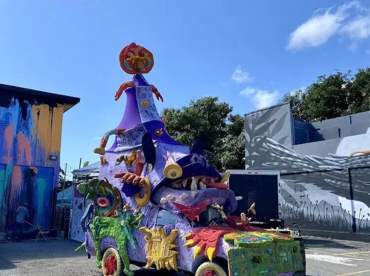 هتل La Calma Poshtel