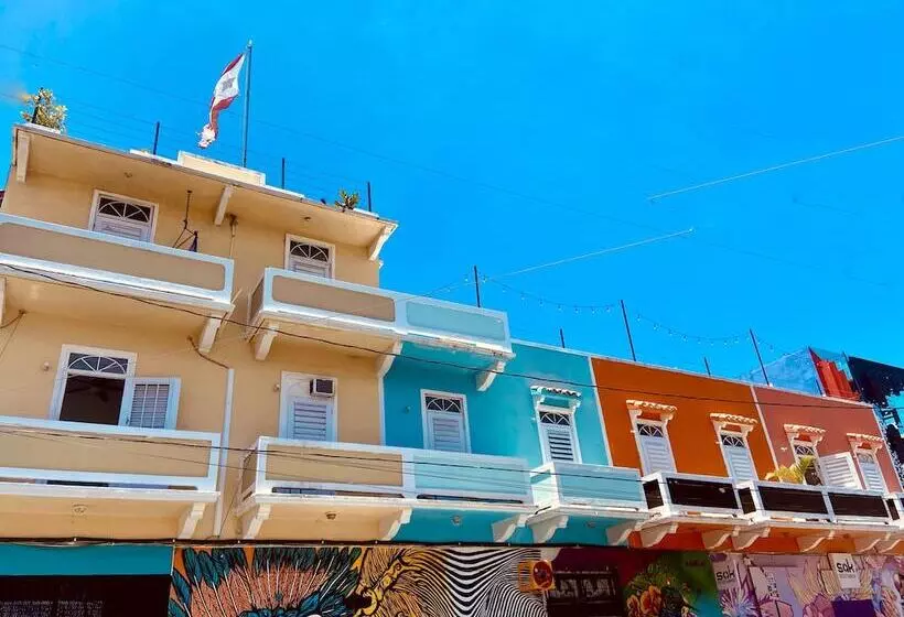 هتل La Calma Poshtel