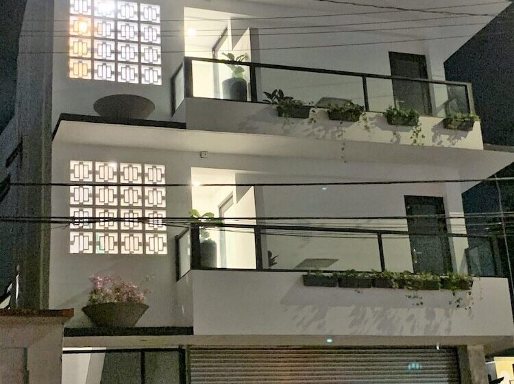 هتل La Calma Poshtel