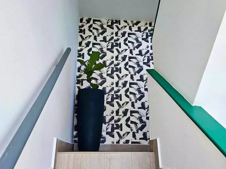 هتل La Calma Poshtel