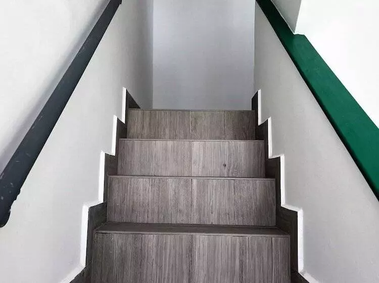 هتل La Calma Poshtel