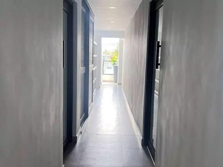 هتل La Calma Poshtel