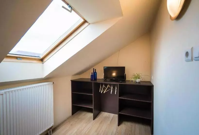 Squash Apartments & Studios