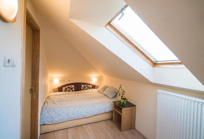 Squash Apartments & Studios