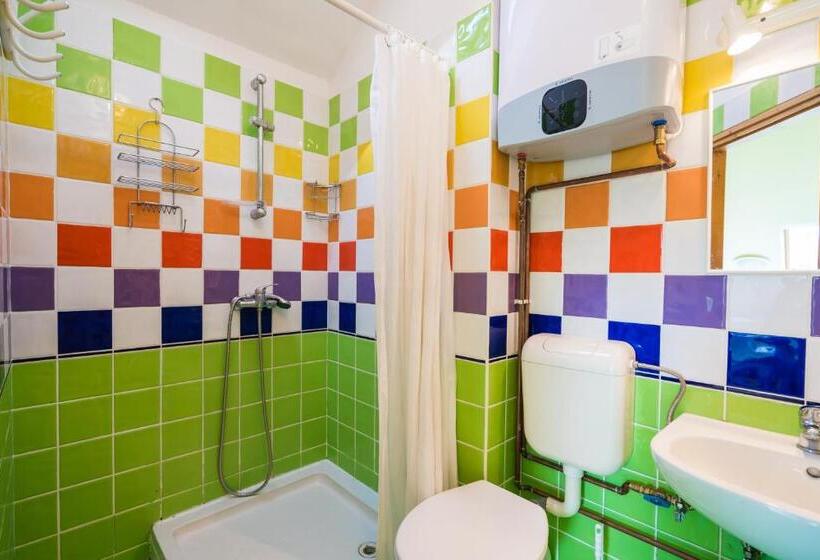 Squash Apartments & Studios