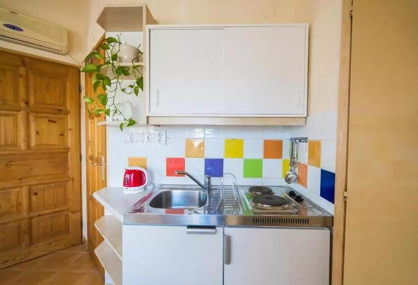 Squash Apartments & Studios