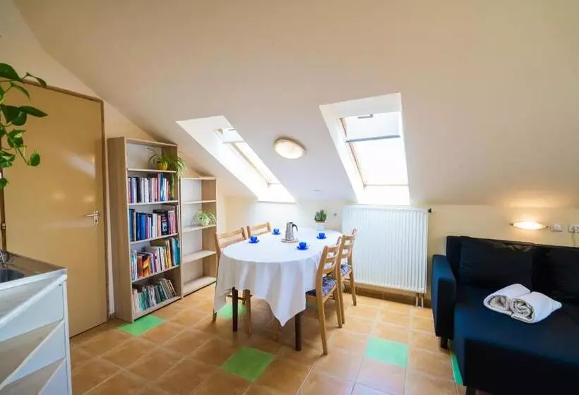 Squash Apartments & Studios