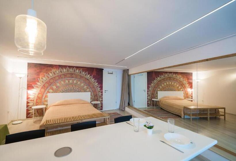 Squash Apartments & Studios