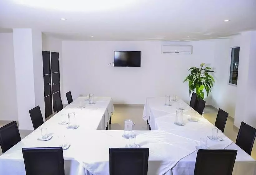 Отель Aquarella Del Mar