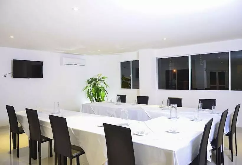 Отель Aquarella Del Mar