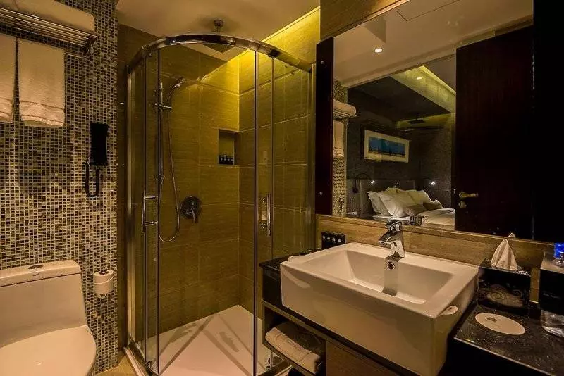 هتل Best Western Plus Maple Leaf