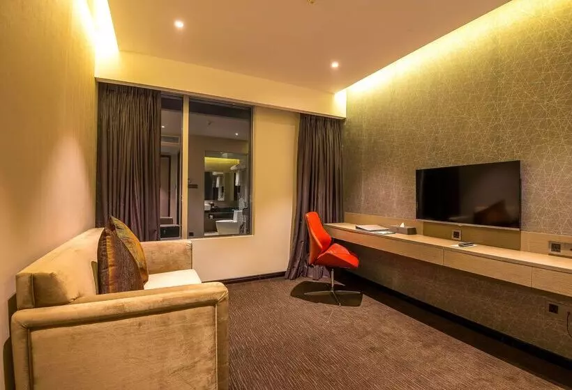 هتل Best Western Plus Maple Leaf