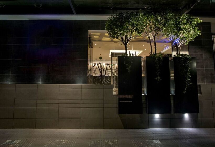 هتل Best Western Plus Maple Leaf