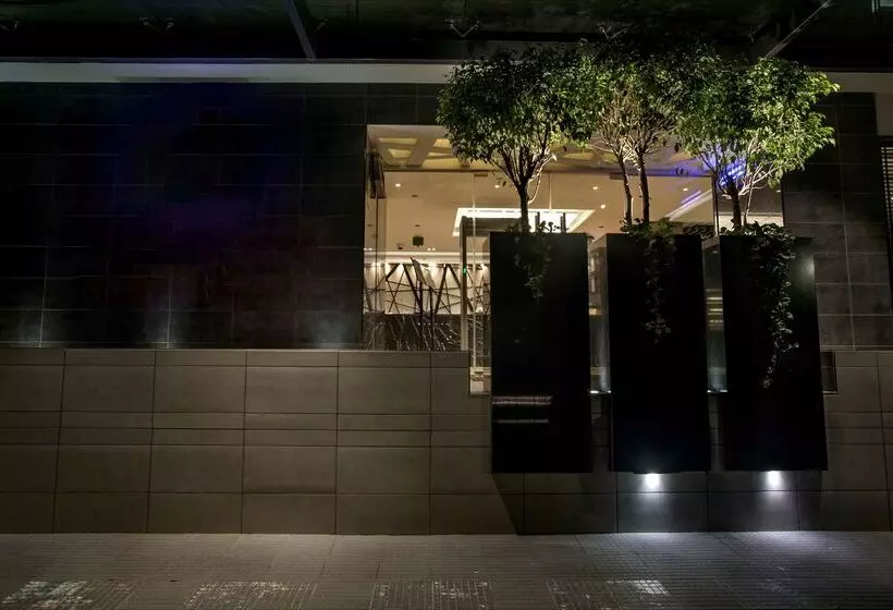 هتل Best Western Plus Maple Leaf