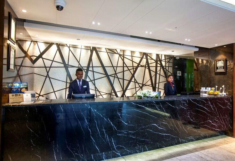 هتل Best Western Plus Maple Leaf