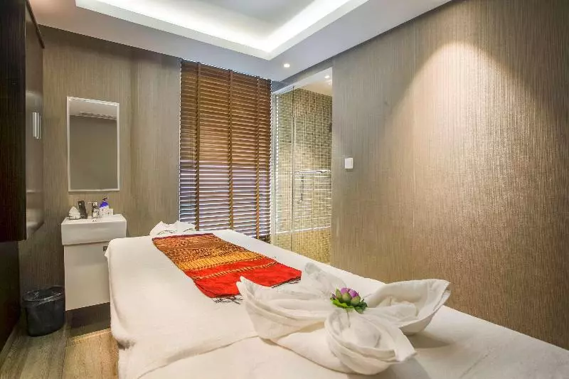 هتل Best Western Plus Maple Leaf