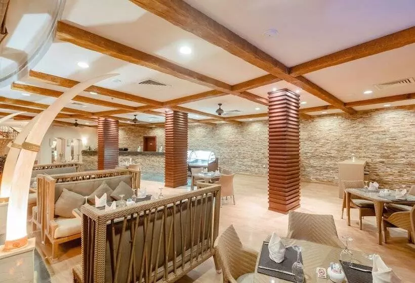 هتل Coral Sea Beach And Aqua Park