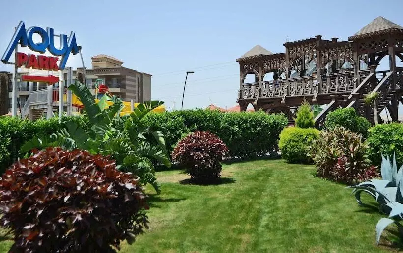 هتل Coral Sea Beach And Aqua Park