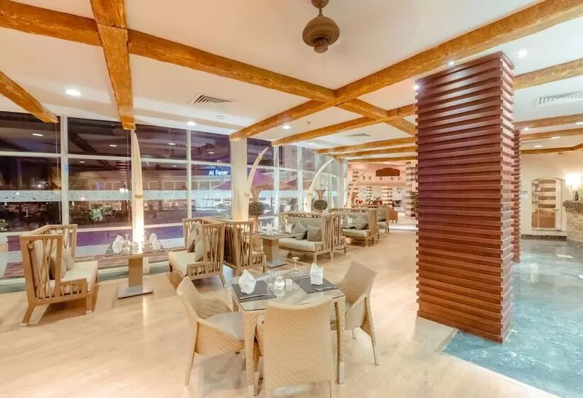 هتل Coral Sea Beach And Aqua Park