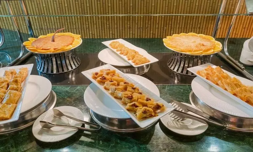 هتل Coral Sea Beach And Aqua Park