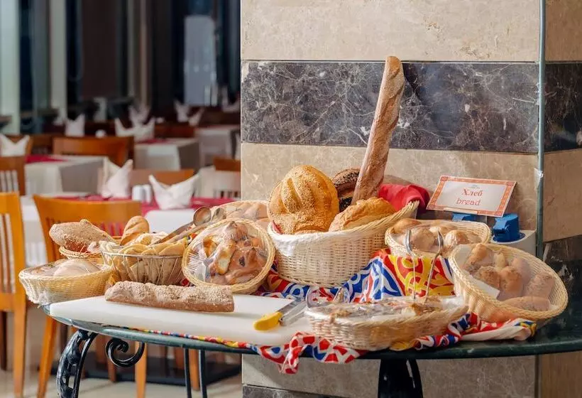 هتل Coral Sea Beach And Aqua Park