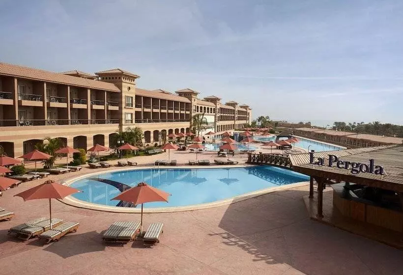 هتل Coral Sea Beach And Aqua Park