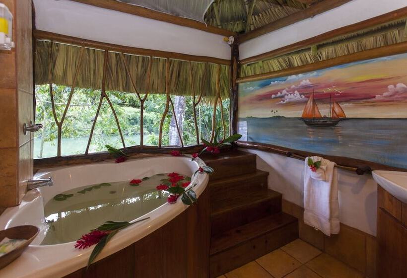 호텔 Cotton Tree Lodge