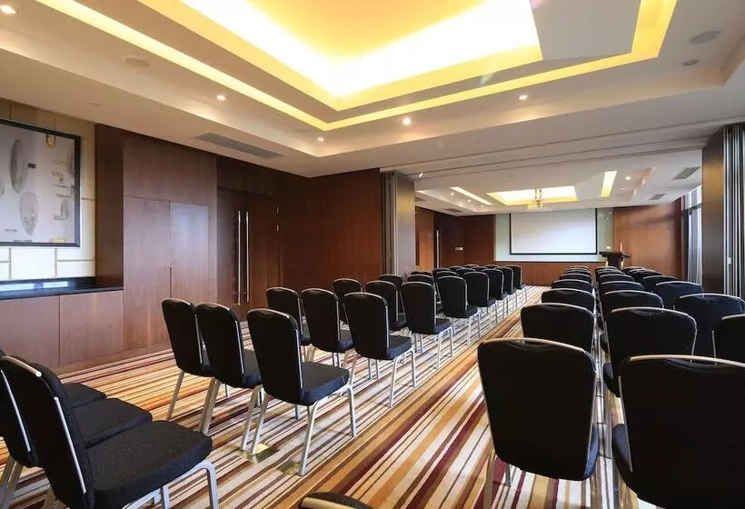 Отель Doubletree By Hilton Ningo Chunxiao