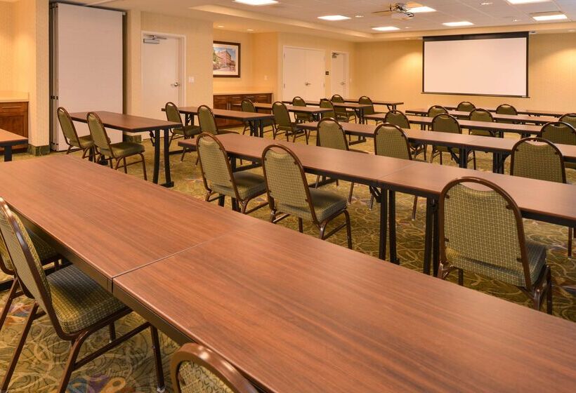 فندق Hampton Inn Omaha Midtownaksarben Area