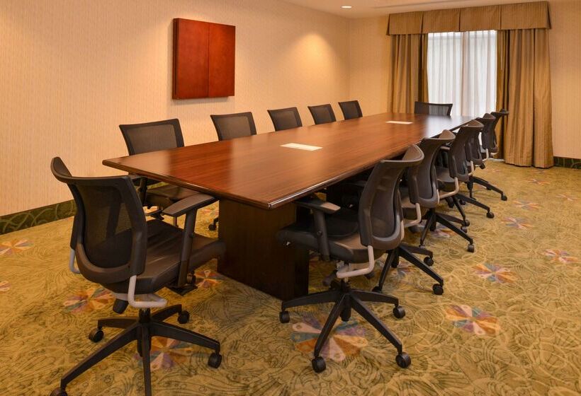 فندق Hampton Inn Omaha Midtownaksarben Area