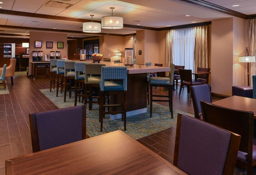 فندق Hampton Inn Omaha Midtownaksarben Area