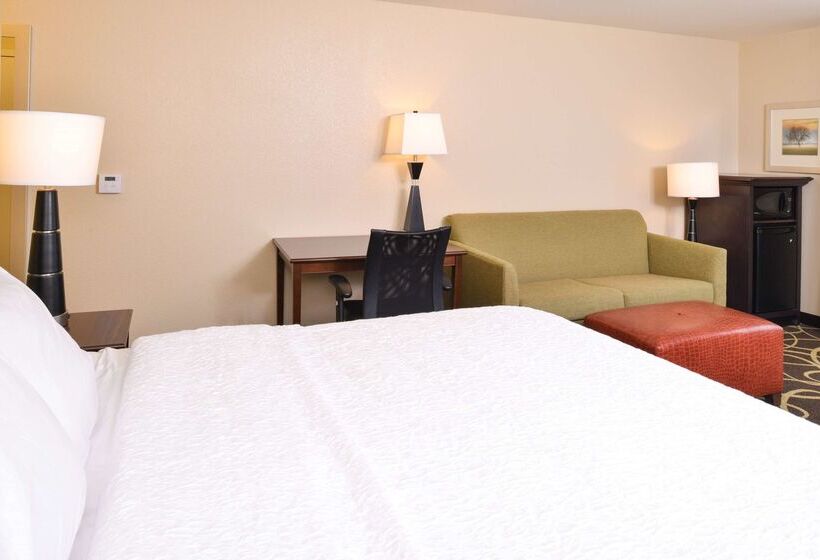 فندق Hampton Inn Omaha Midtownaksarben Area