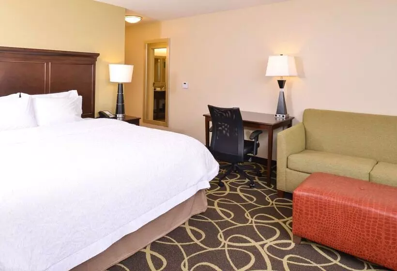 Отель Hampton Inn Omaha Midtownaksarben Area