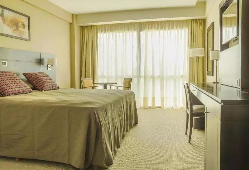 ホテル Howard Johnson Neuquen