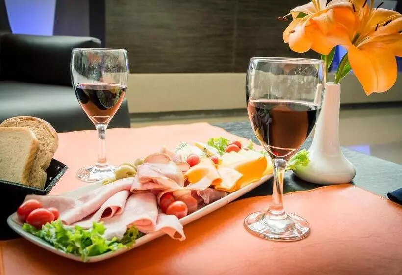 ホテル Howard Johnson Neuquen