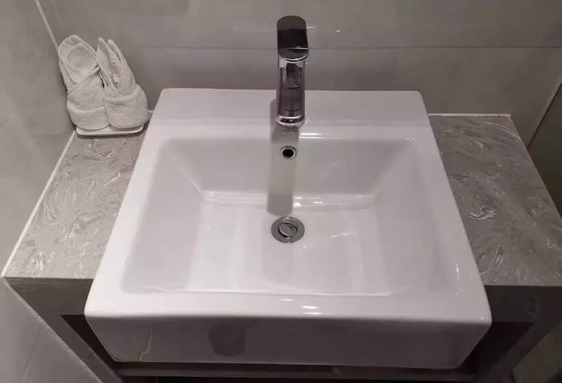 Kaiserdom Hotel Airport Branch