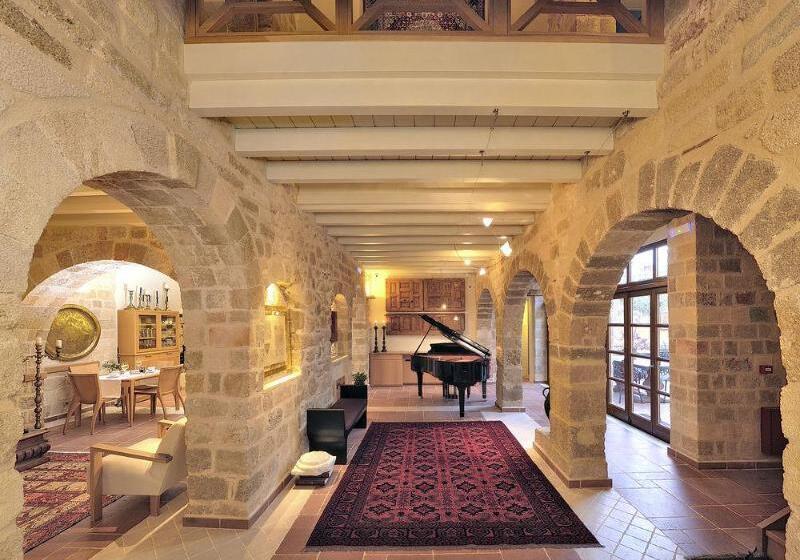 فندق Kokkini Porta Rossa