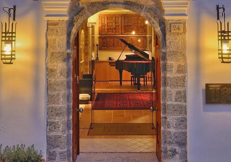 فندق Kokkini Porta Rossa