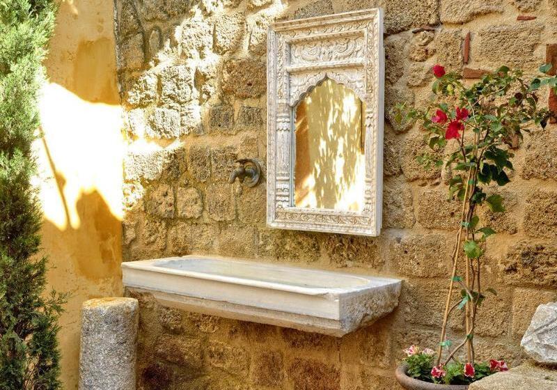 فندق Kokkini Porta Rossa