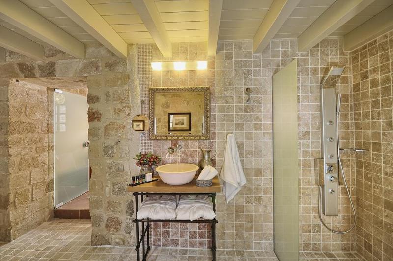 فندق Kokkini Porta Rossa