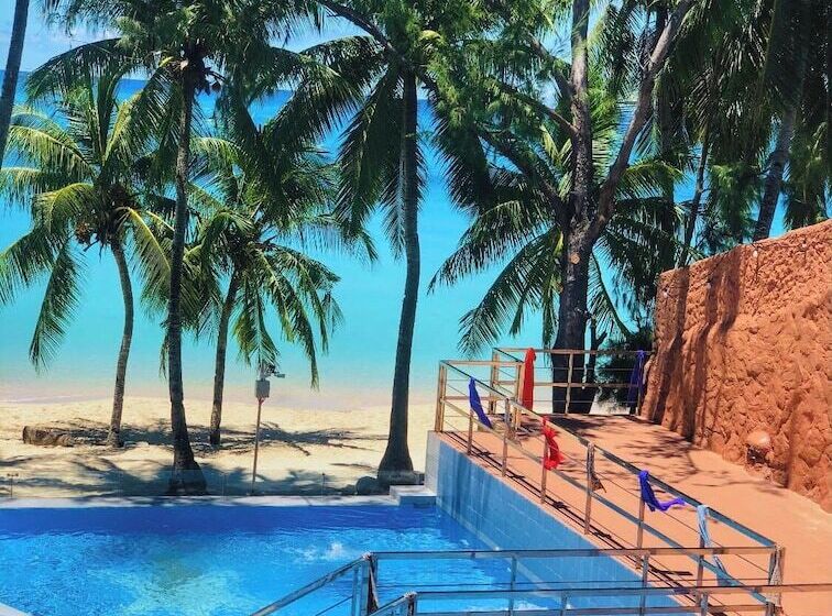 酒店 La Carmela De Boracay Resort