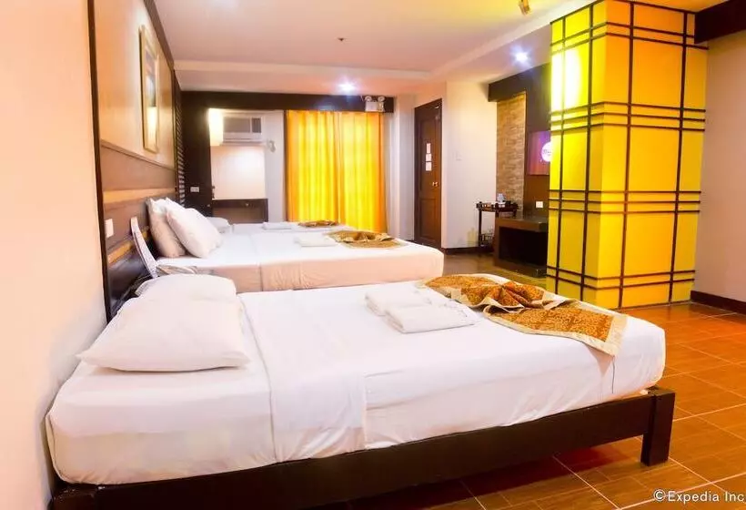 Отель La Carmela De Boracay Resort