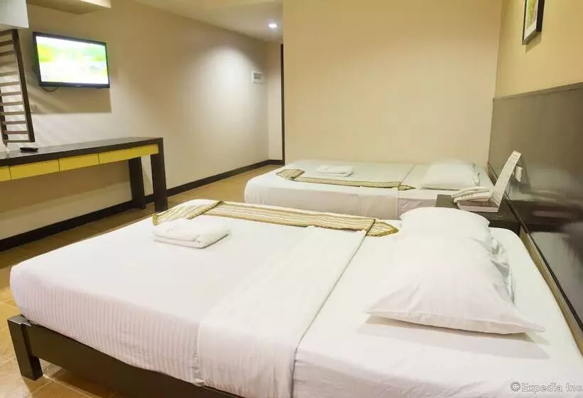 Отель La Carmela De Boracay Resort