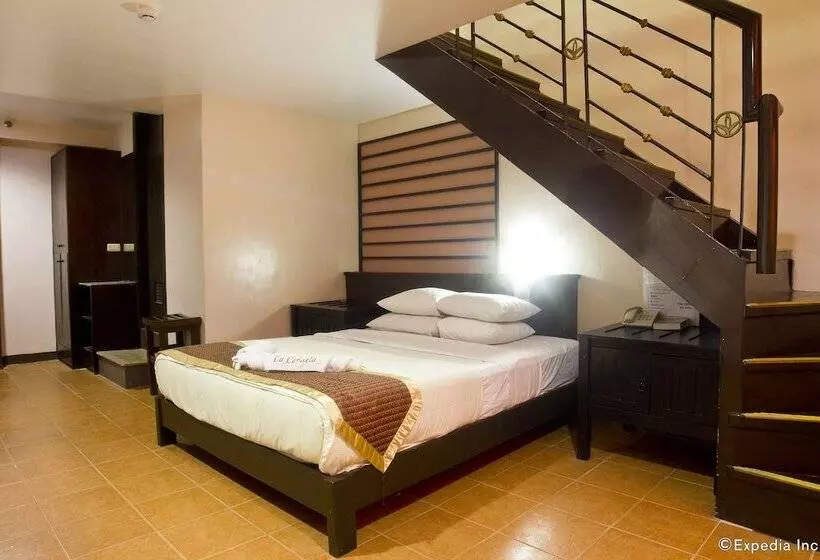 Отель La Carmela De Boracay Resort