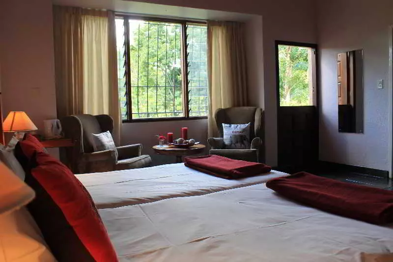 Hotelli Laughing Waters Guest House