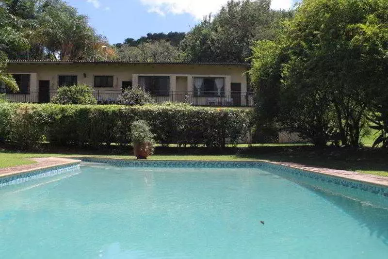 Hotelli Laughing Waters Guest House